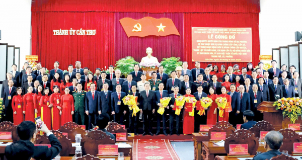 Chủ tịch Quốc hội Trần Thanh Mẫn dự Lễ công bố các Nghị quyết, Quyết định về sáp nhập đơn vị hành chính tại Cần Thơ -0