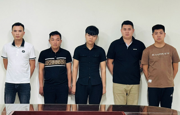 Bắt giữ nhóm đối tượng sử dụng mạng để chiếm đoạt tài sản -0
