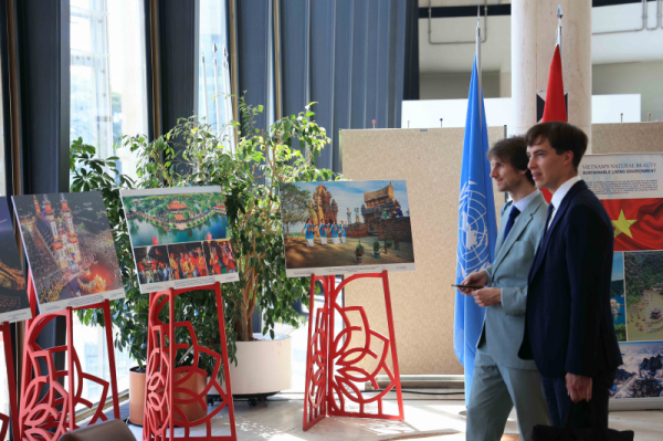 UN photo exhibition highlights Vietnam’s human rights achievements -3