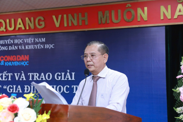Trao giải Cuộc thi viết 