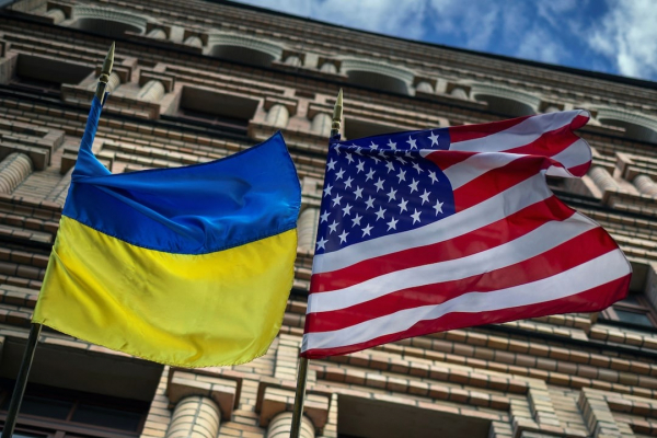 Ukraine cảnh báo hậu quả nghiêm trọng nếu Mỹ tạm dừng chuyển giao vũ khí -0