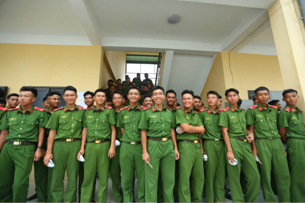 Những khoảnh khắc đầu tiên của các chiến sĩ Cảnh sát cơ động miền Nam tại Thủ đô -12