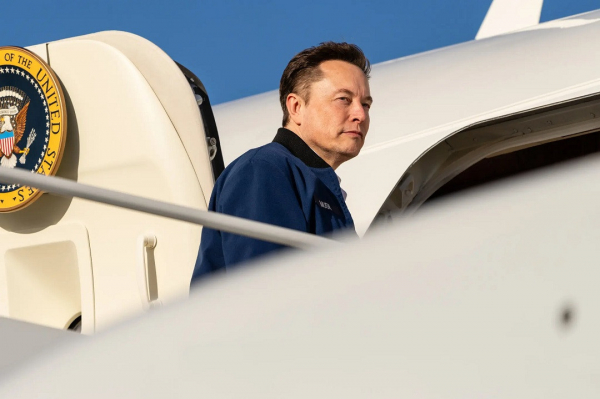 Căng thẳng với ông Trump, tỉ phú Elon Musk tuyên bố thành lập đảng nước Mỹ -0