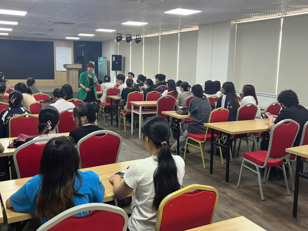 Bẫy lừa từ bánh vẽ du học -0
