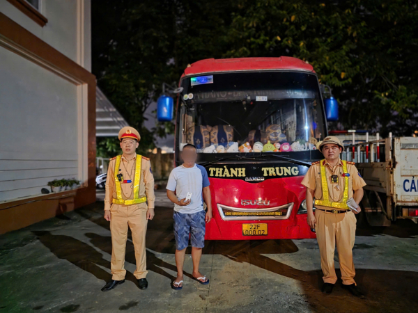 Tuyên Quang: Liên tiếp phát hiện lái xe khách sử dụng ma tuý -0