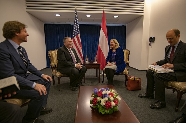 3_mike pompeo and karin kneissl.jpg -0
