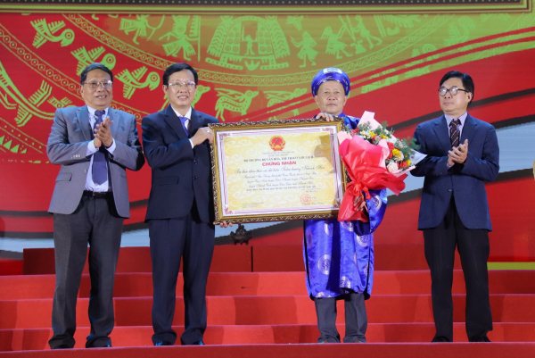 Khánh Hòa đón nhận Bằng xếp hạng Di tích quốc gia đặc biệt Tháp Bà Ponagar -0