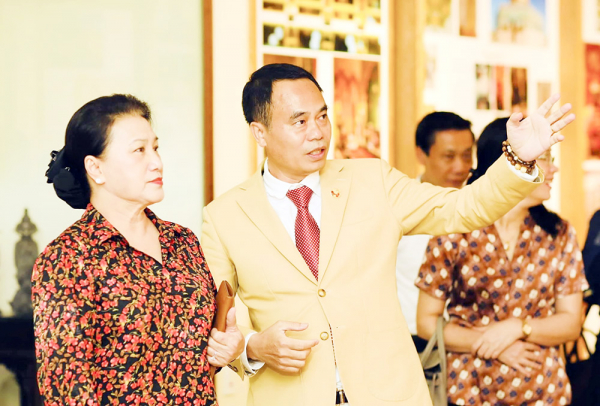 Trầm Hương Các -0