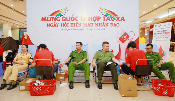 Công an tỉnh Cà Mau tham gia hiến máu nhân đạo -0