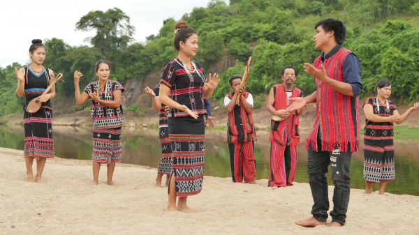 Những người giữ hồn núi rừng Trường Sơn -0