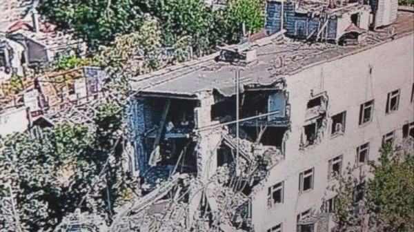 Nga: Tòa nhà dân cư ở Kherson bị Ukraine ném bom, nhiều người bị vùi lấp -0