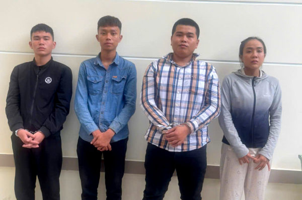 Thưởng nóng các đơn vị khám phá nhanh vụ án bắt giữ người trái pháp luật tại xã Hàm Liêm -0
