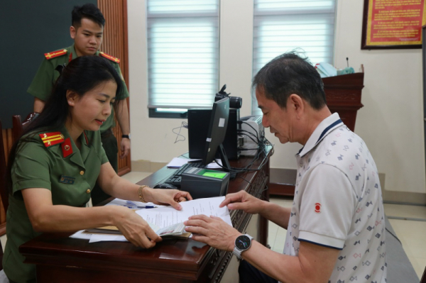 Nhiều lợi ích khi người nước ngoài đăng ký định danh điện tử -0