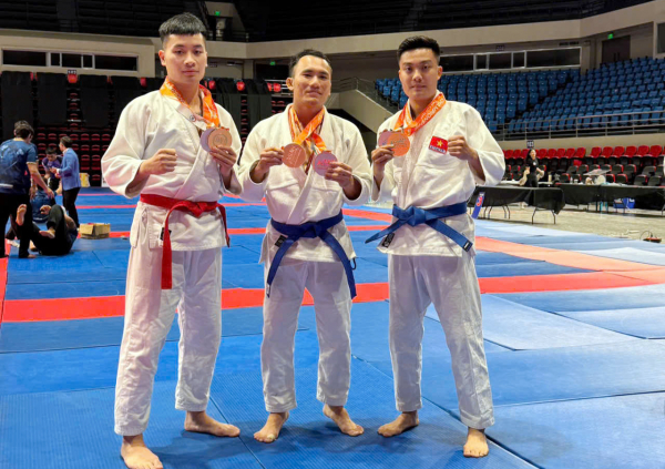 Chiến sĩ Công an TP Cần Thơ giành 2 huy chương tại Giải Vô địch Jujitsu Đông Nam Á 2025 -0