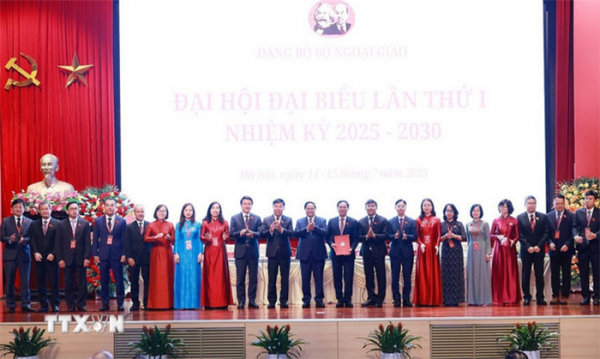 Thủ tướng: Đảng bộ Bộ Ngoại giao có quyết tâm cao, khát vọng lớn, tinh thần đổi mới mạnh mẽ -0