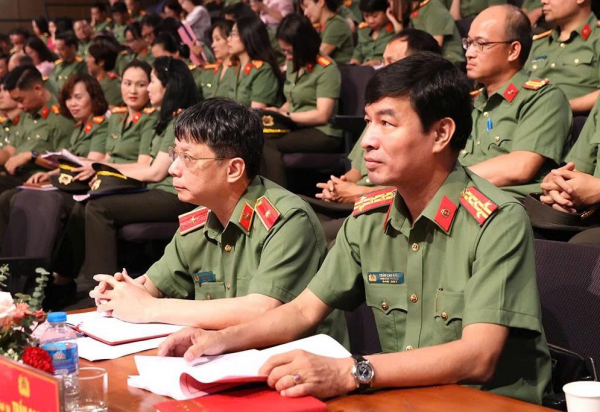 Nhiều phóng viên của Cục Truyền thông CAND lăn xả hiện trường đưa tin kịp thời, không kể hiểm nguy -0