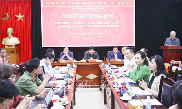 quang c-nh h-i th-o khoa h-c d-nhhu-ng phát tri-n van h-c, ngh- thu-t trong k- nguyên m-i.jpg -0