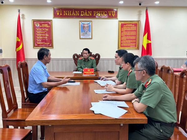 Thứ trưởng Lê Quốc Hùng tiếp công dân định kỳ tháng 7/2025 -0