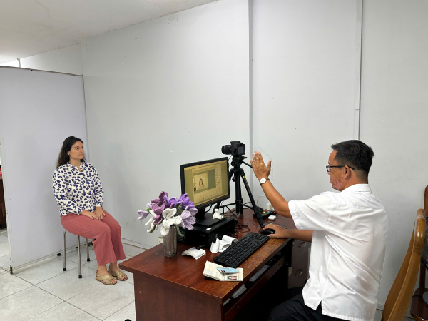 Cấp định danh điện tử cho người nước ngoài “hết việc chứ không chỉ hết giờ”  -0