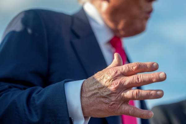 Nhà Trắng bác bỏ tin đồn sức khỏe của Tổng thống Donald Trump -0