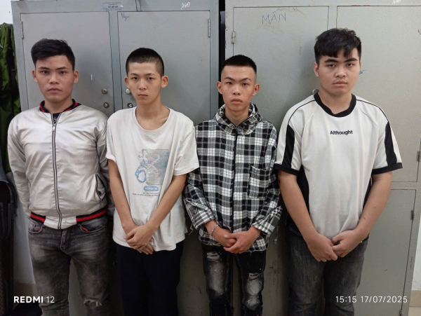 Truy xét nhanh nhóm thanh thiếu niên mang hung khí hành hung người đi đường -1