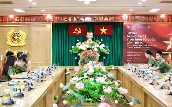 Thể hiện tính chính quy, sự trưởng thành lớn mạnh của lực lượng CAND bước vào kỷ nguyên mới -0