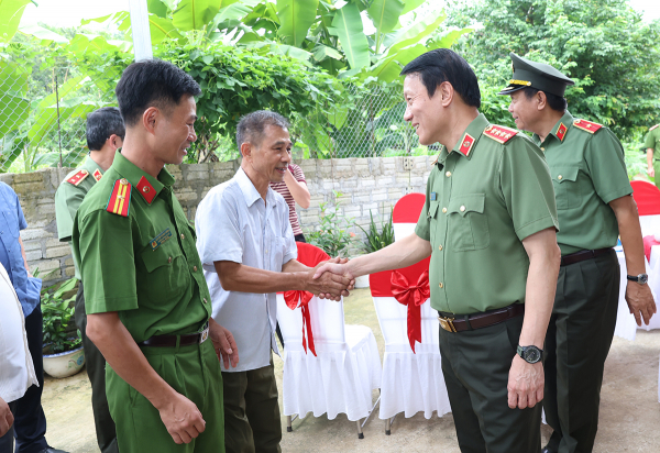 Khắc ghi công ơn, tiếp bước truyền thống anh hùng -0