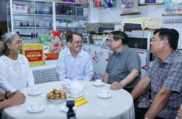 Thủ tướng tưởng niệm, tri ân các anh hùng liệt sĩ, người có công tại tỉnh An Giang -0