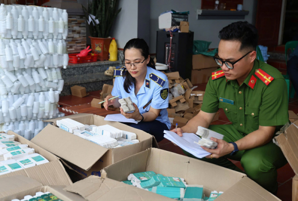 Hàng giả, hàng nhái vẫn lên sàn thương mại điện tử -1