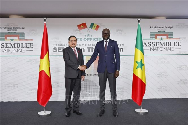 Lễ đón trọng thể Chủ tịch Quốc hội Trần Thanh Mẫn thăm chính thức Senegal -1