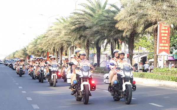 Công an tỉnh Cà Mau giữ vững ANTT, bảo vệ cuộc sống bình yên của nhân dân -2
