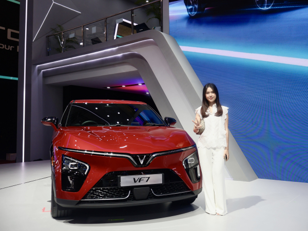 Nhiều người Indonesia trầm trồ vì thiết kế mạnh mẽ, đậm chất châu Âu của VinFast VF 7 -0
