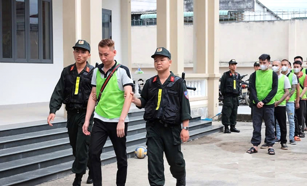 Bẫy người từ xứ sở chùa tháp -0