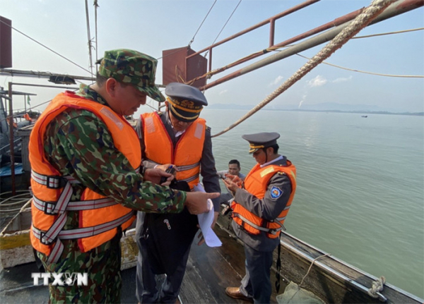 Thủ tướng cảnh báo trách nhiệm người đứng đầu nếu để tái diễn vi phạm IUU -0