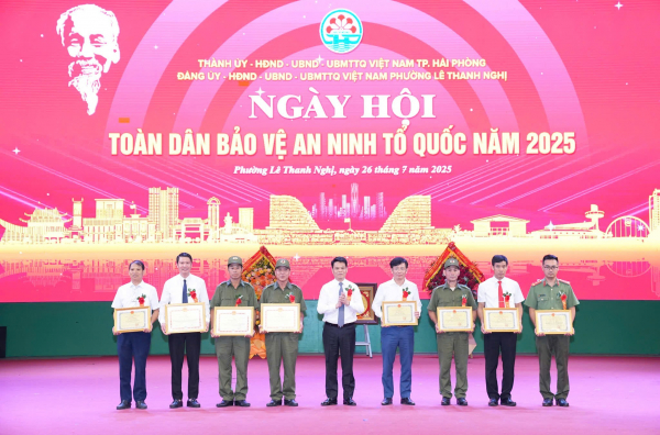 Thứ trưởng Lê Văn Tuyến dự Ngày hội “Toàn dân bảo vệ ANTQ” tại TP Hải Phòng -0