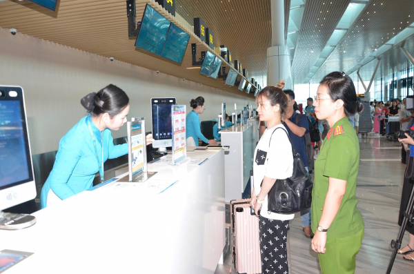Triển khai ứng dụng nhận diện sinh trắc học tại Cảng hàng không quốc tế Tân Sơn Nhất  -0