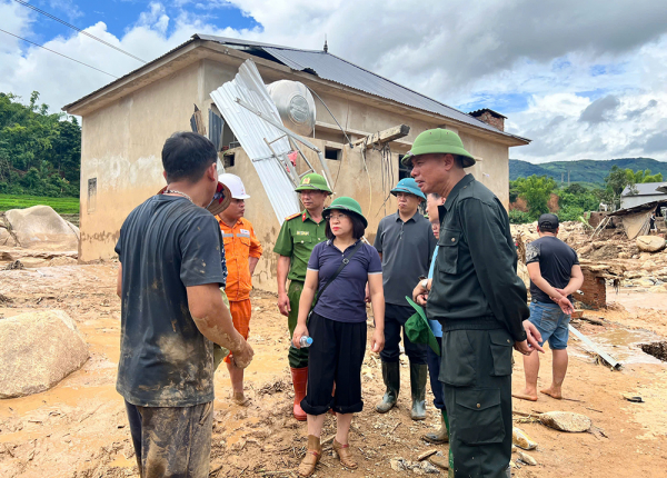 Công an Sơn La chủ động phòng chống thiên tai và giúp người dân khắc phục hậu quả mưa lũ -0