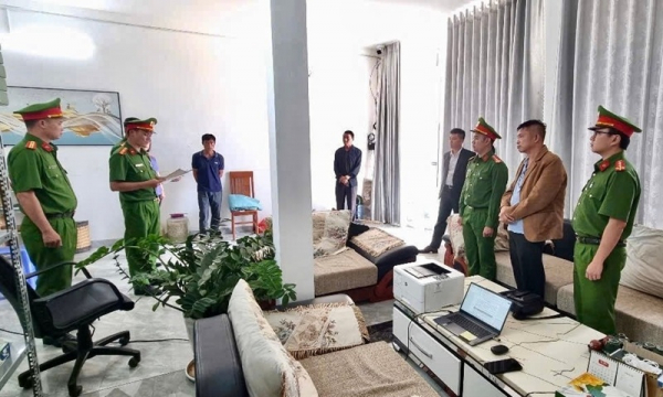 Bắt Giám đốc và phó Giám Công ty TNHH Nam Ban Silk -0