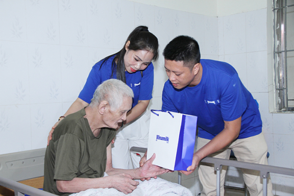 Vinamilk: “Tri ân thế hệ đi trước là cách tiếp tục chăm sóc thế hệ mai sau” -0