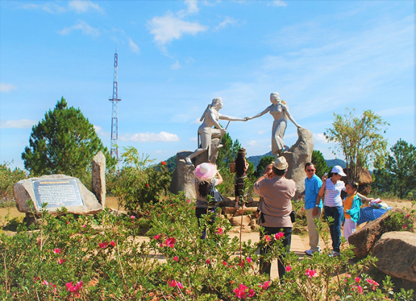 Chuyện tình LangBiang và lời giải thích khác -0