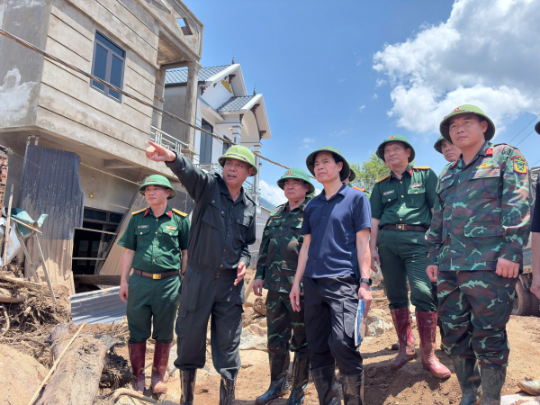 Sắc áo xanh – điểm tựa của đồng bào vùng lũ tại Sơn La -0