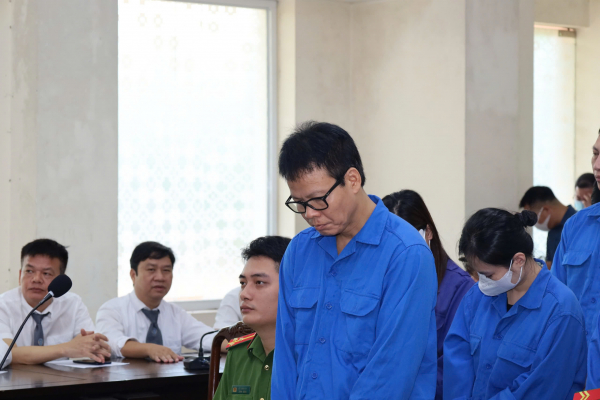 Cựu Tổng Biên tập Tạp chí Môi trường và Đô thị Việt Nam bị tuyên phạt 13 năm 6 tháng tù -0