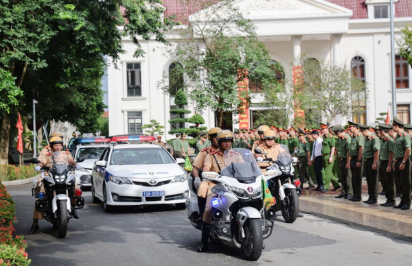 Công an các địa phương ra quân cao điểm tấn công trấn áp tội phạm -1