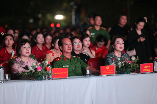 Niềm động viên cho cán bộ chiến sĩ trên thao trường A80 -0