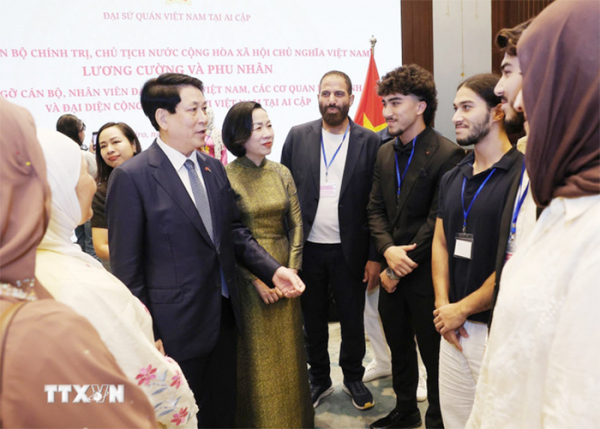 Chủ tịch nước gặp mặt cán bộ ĐSQ và cộng đồng người Việt Nam tại Ai Cập -0