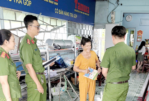 Công an xã đồng hành, hỗ trợ người dân phát triển kinh tế -0