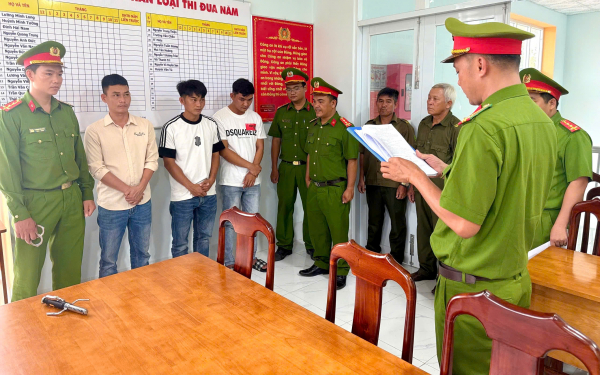 Bắt tạm giam 3 đối tượng gây rối trật tự công cộng -0