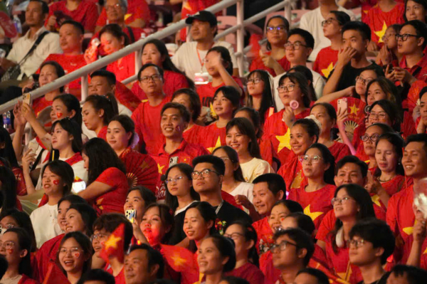 Hơn 50.000 khán giả bùng cháy với Chương trình “Tổ quốc trong tim” -0