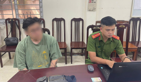 Chân dung người đàn ông đánh phụ nữ ở chung cư Hà Nội -0