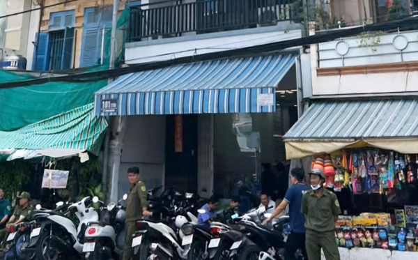 Điều tra nghi án chồng dùng dao đâm chết vợ rồi tự sát -0